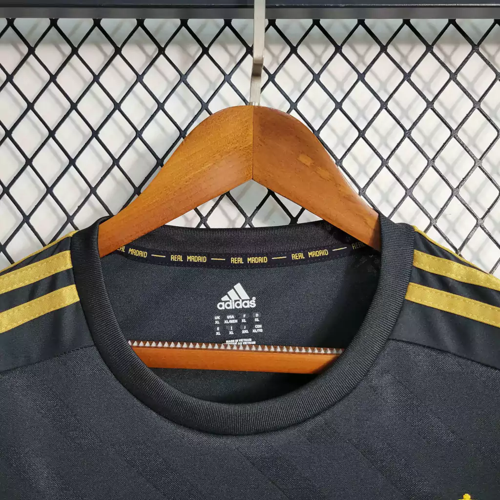 Camisa do Real Madrid Retrô 2011-2012 Camisa do Real Madrid Retrô 2011-2012
