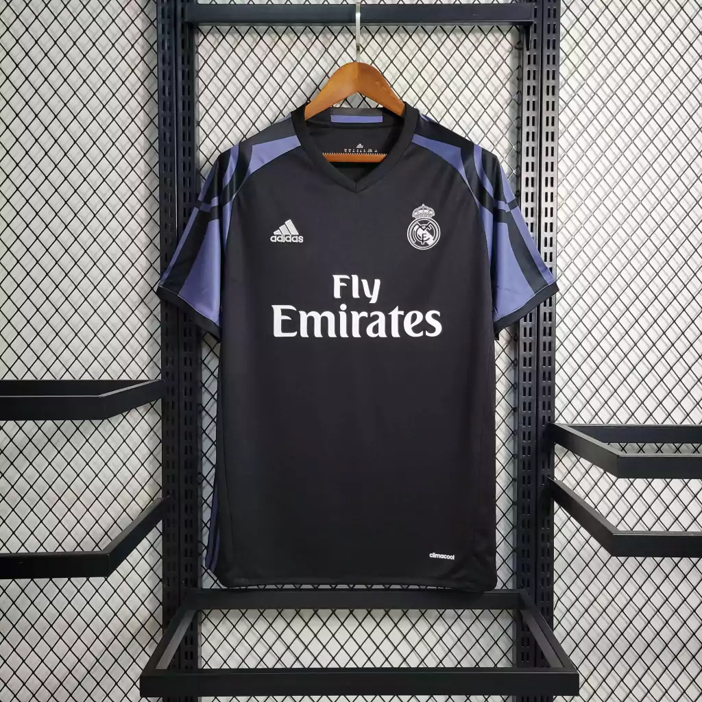 Camisa do Real Madrid Retrô 2016-2017 Camisa do Real Madrid Retrô 2016-2017