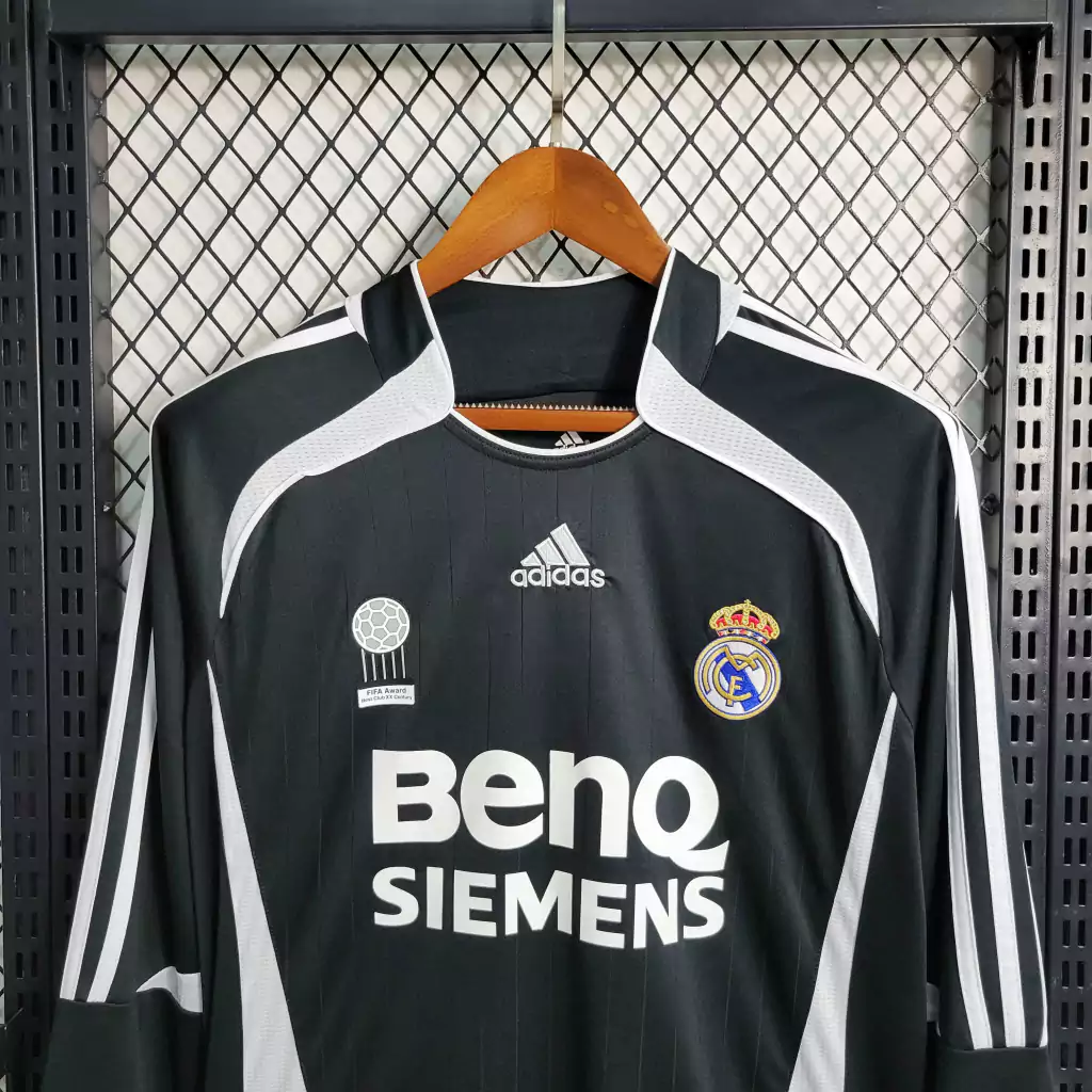 Camisa do Real Madrid Retrô Manga Longa 2006-2007 Camisa do Real Madrid Retrô Manga Longa 2006-2007
