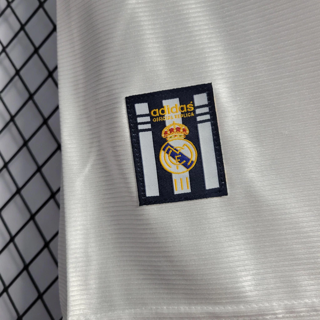 Camisa do Real Madrid Retrô 1998-1999 Camisa do Real Madrid Retrô 1998-1999