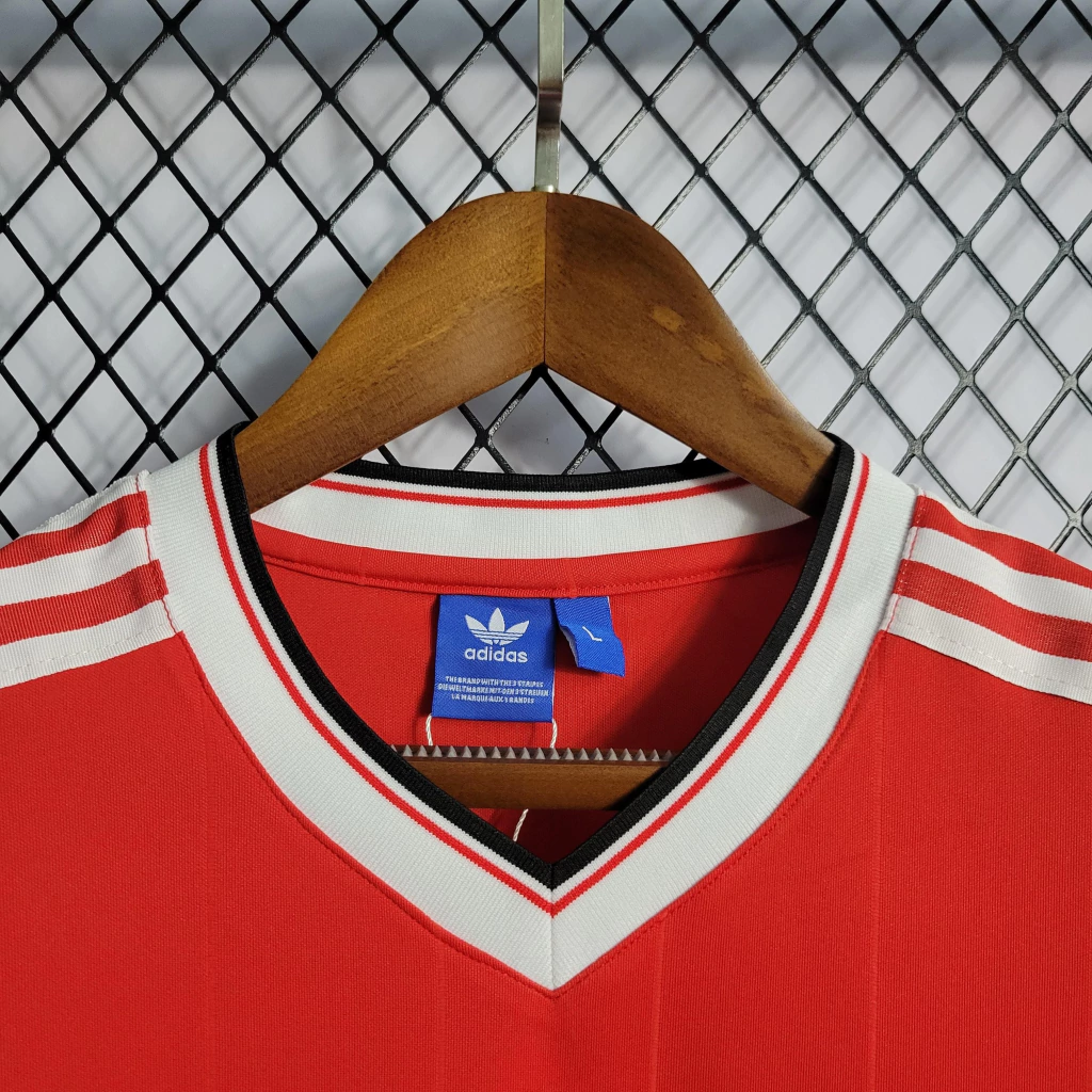 Camisa do Manchester United Retrô 1984-1985 Camisa do Manchester United Retrô 1984-1985