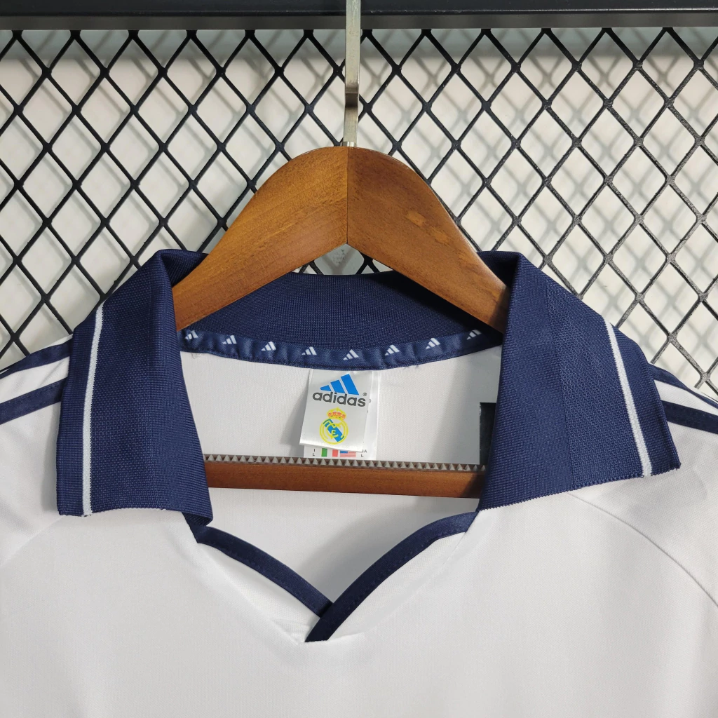 Camisa do Real Madrid Retrô 2000-2001 Camisa do Real Madrid Retrô 2000-2001