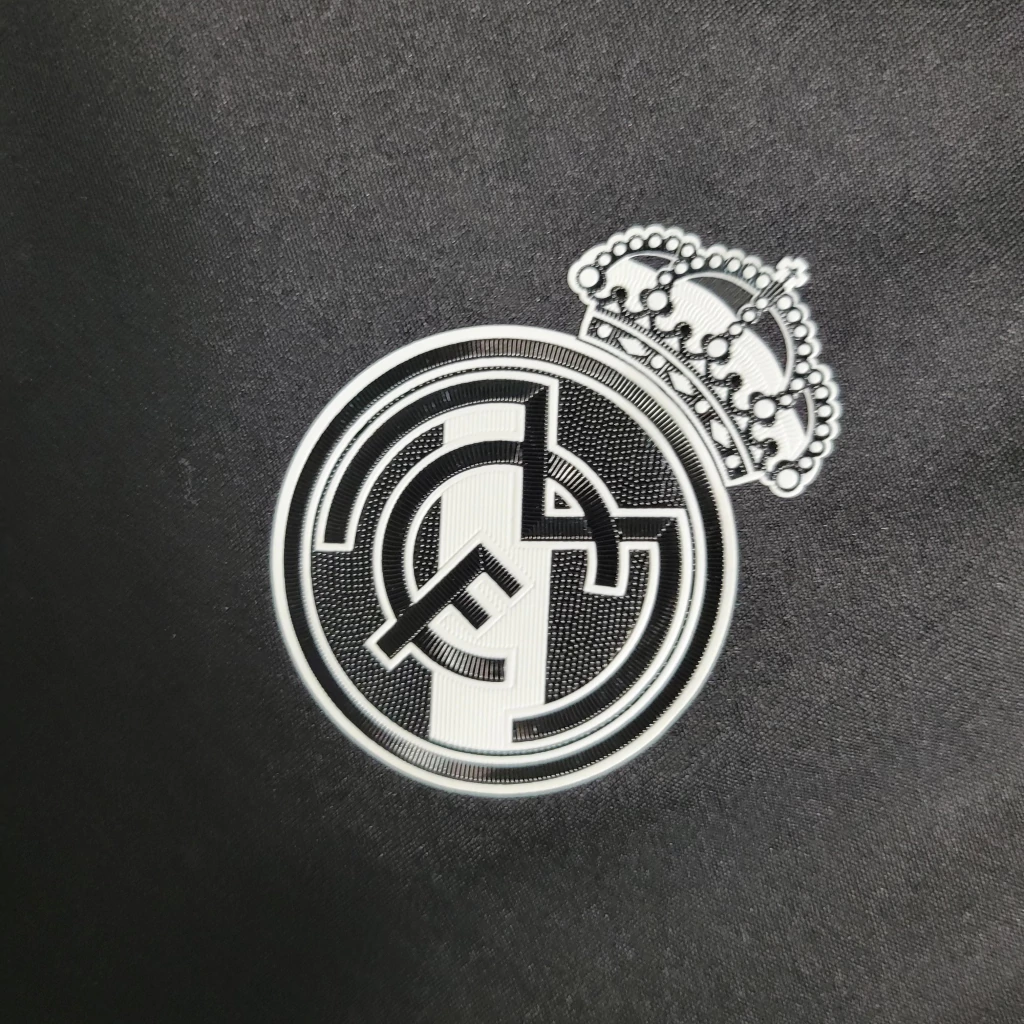 Camisa do Real Madrid Retrô 2016-2017 Camisa do Real Madrid Retrô 2016-2017