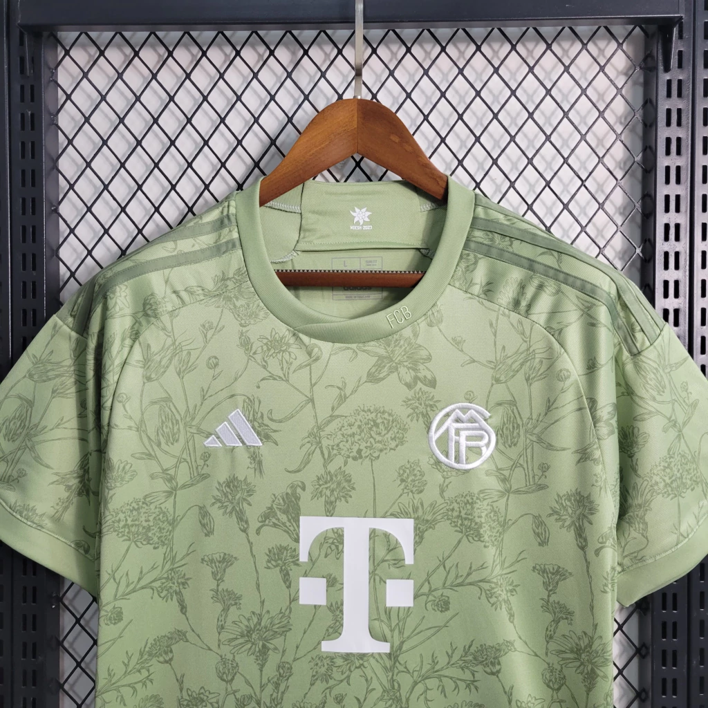 Camisa do Bayern de Munique EE 2023-2024 Camisa do Bayern de Munique EE 2023-2024