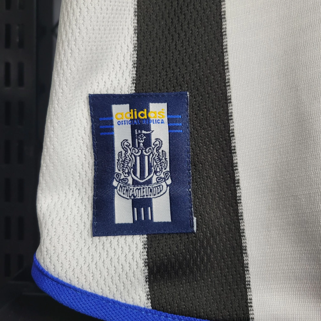 Camisa do Newcastle Retrô 2000-2001 Camisa do Newcastle Retrô 2000-2001