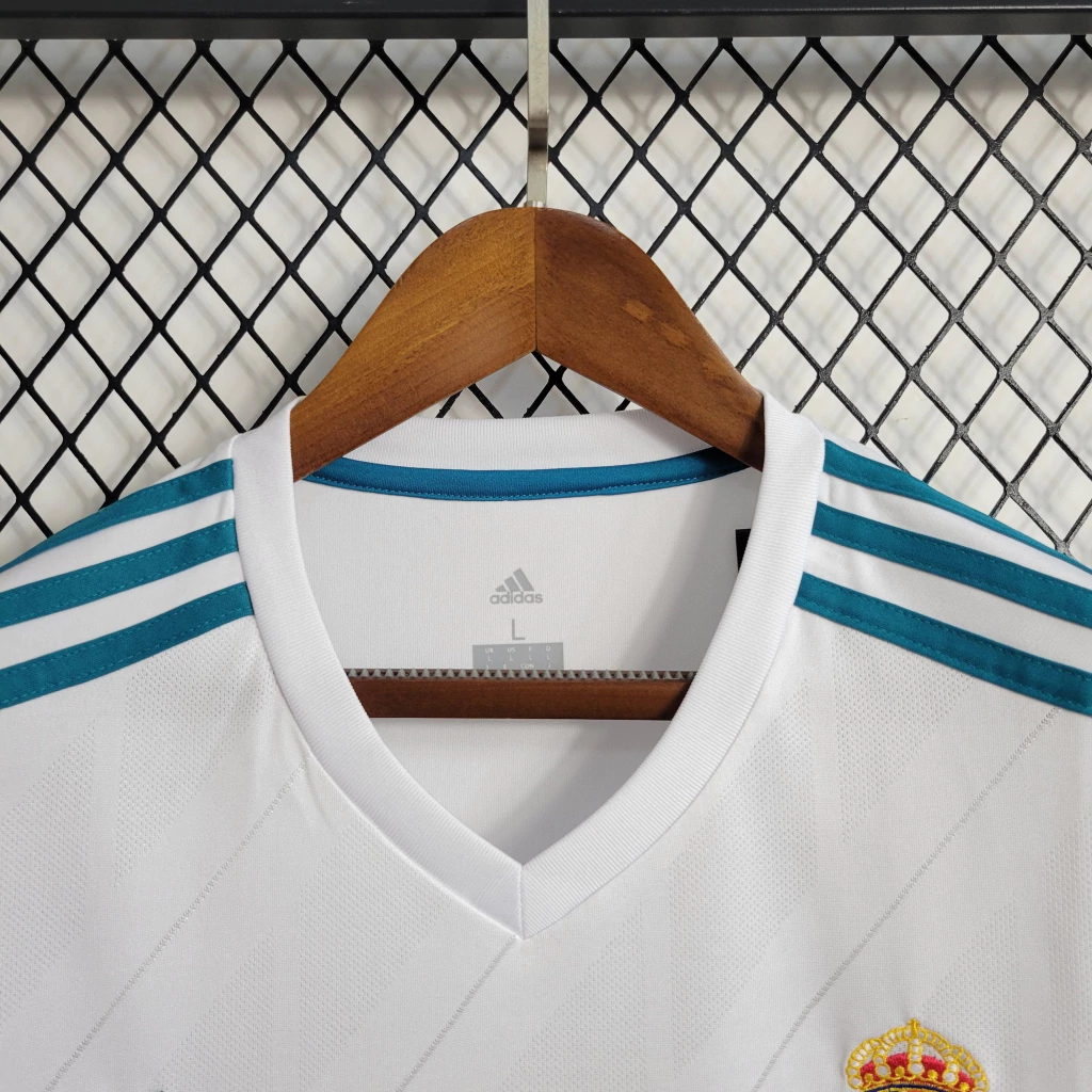 Camisa do Real Madrid Retrô 2017-2018 Camisa do Real Madrid Retrô 2017-2018