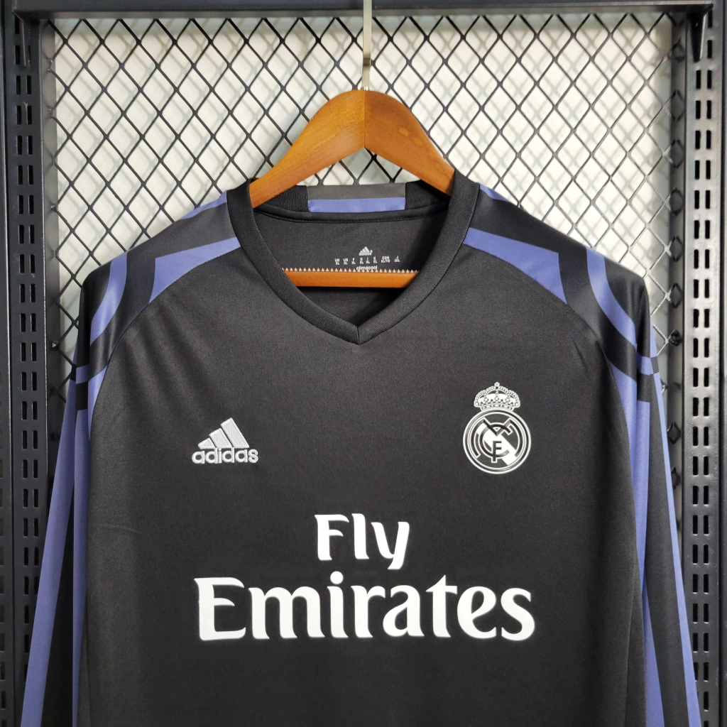 Camisa do Real Madrid Retrô Manga Longa 2016-2017 Camisa do Real Madrid Retrô Manga Longa 2016-2017