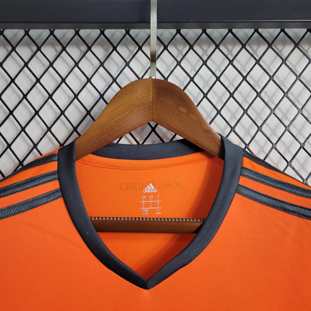 Camisa do Real Madrid Retrô 2013-2014 Camisa do Real Madrid Retrô 2013-2014