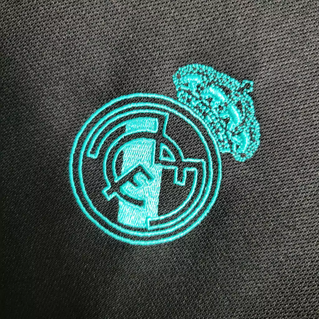 Camisa do Real Madrid Retrô Manga Longa 2017-2018 Camisa do Real Madrid Retrô Manga Longa 2017-2018