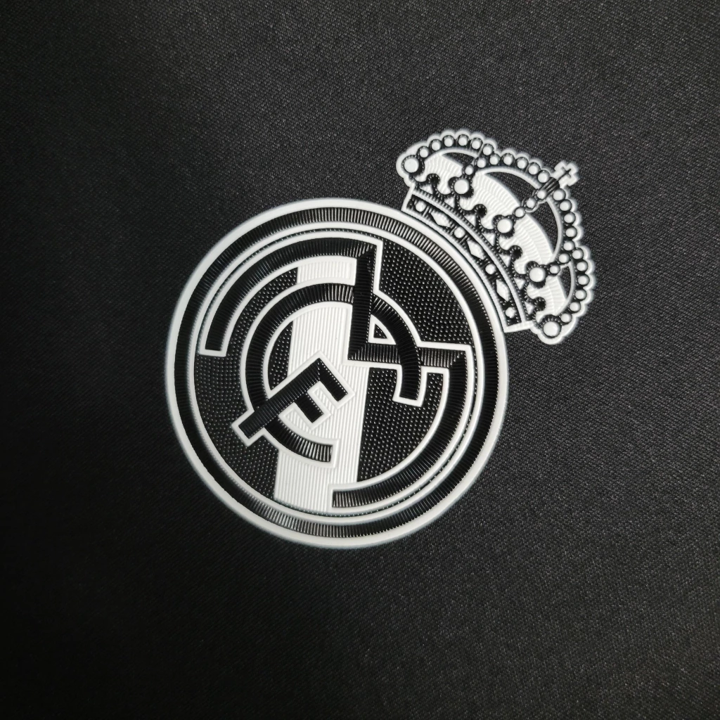 Camisa do Real Madrid Retrô Manga Longa 2016-2017 Camisa do Real Madrid Retrô Manga Longa 2016-2017