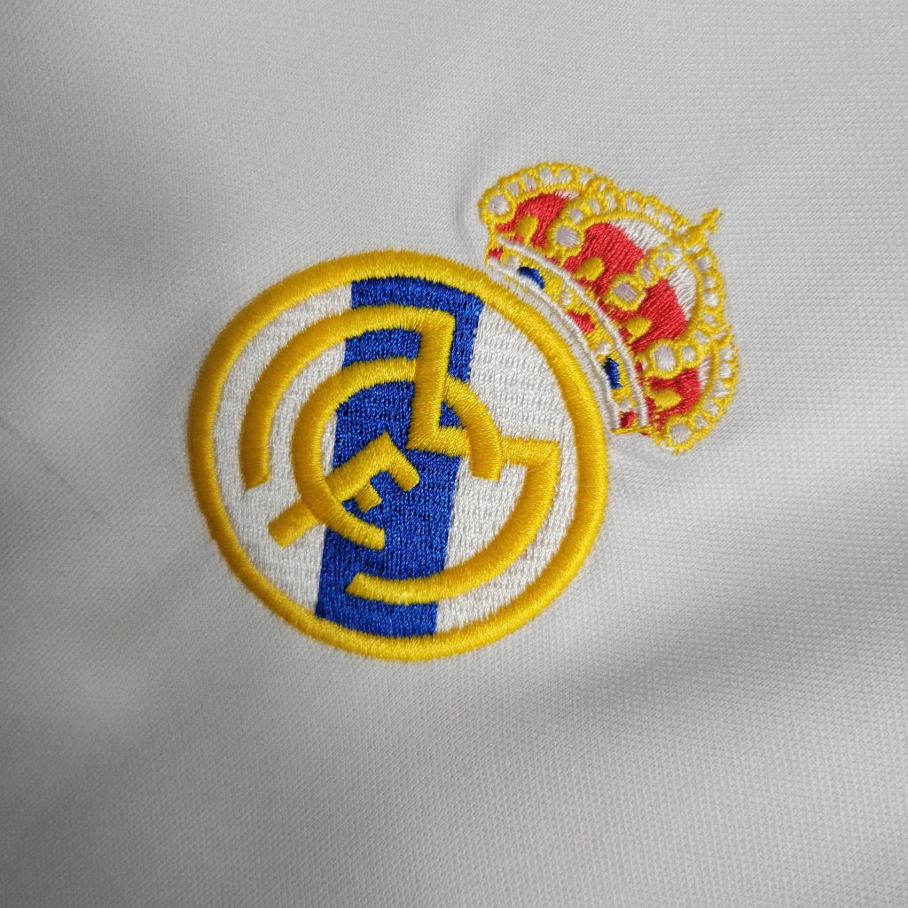 Camisa do Real Madrid Retrô 2000-2001 Camisa do Real Madrid Retrô 2000-2001