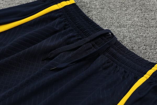 Conjunto Camisa e Short do Barcelona 2023-2024