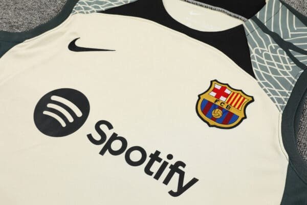 Conjunto Camisa e Short do Barcelona 2023-2024