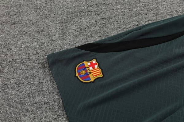 Conjunto Camisa e Short do Barcelona 2023-2024
