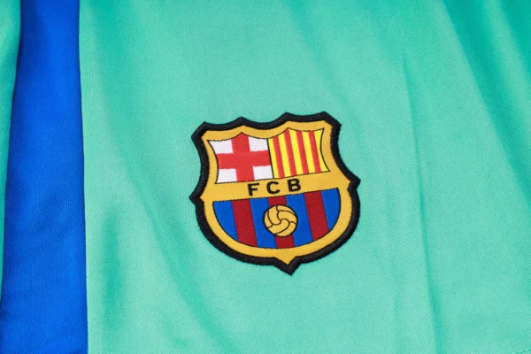 Conjunto Camisa e Short do Barcelona 2023-2024