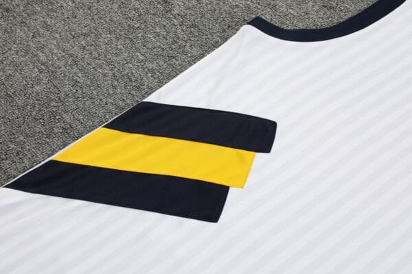 Conjunto Camisa e Short do Real Madrid 2023-2024