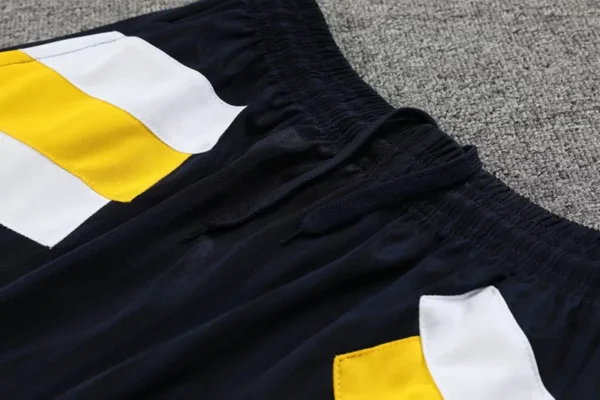 Conjunto Camisa e Short do Real Madrid 2023-2024