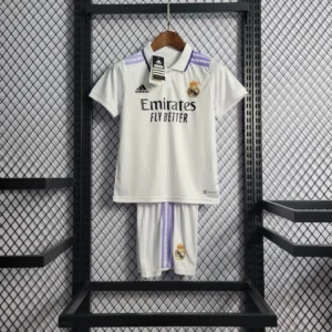 Kit de Uniforme Infantil do Real Madrid I 2022-2023