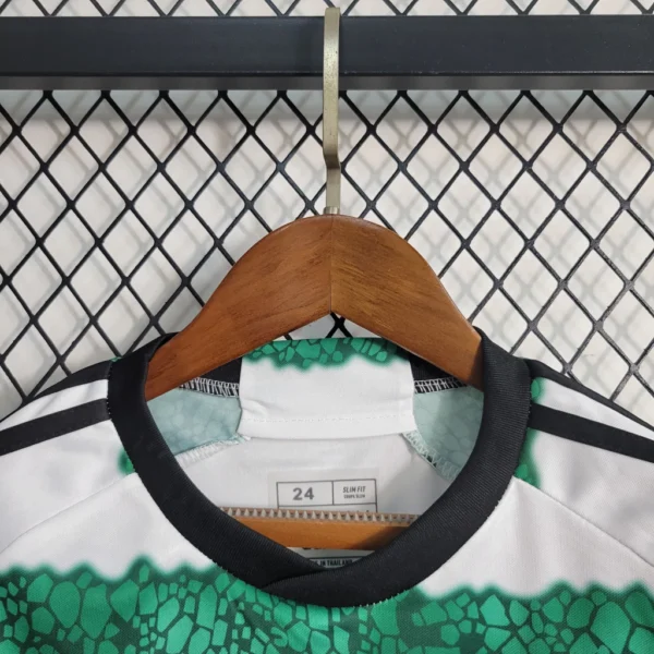 Kit de Uniforme Infantil do Celtic I 2023-2024