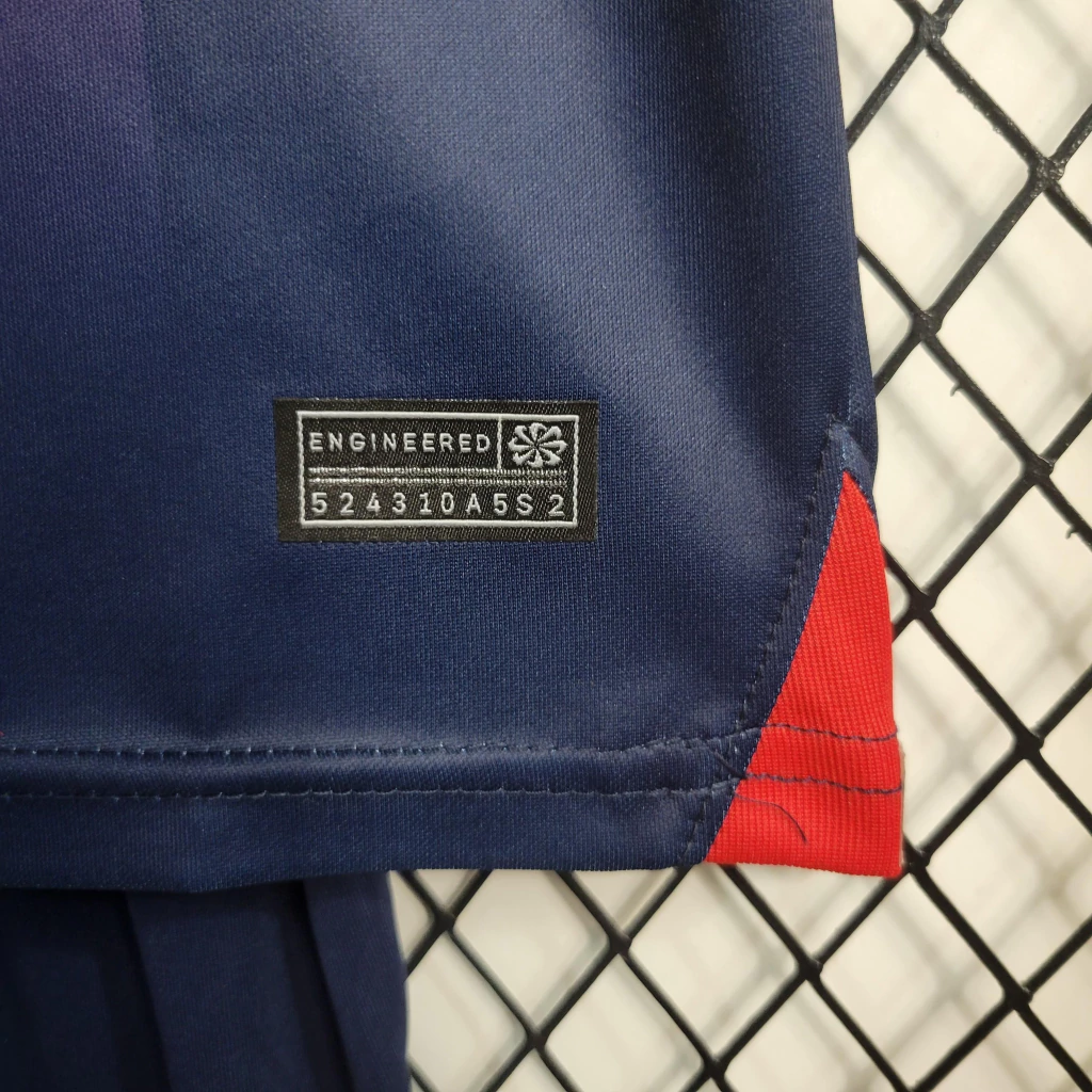 Kit de Uniforme Infantil do PSG I 2023-2024 Kit de Uniforme Infantil do PSG I 2023-2024