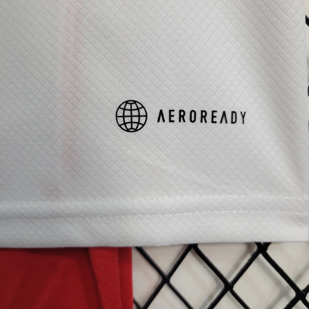 Kit de Uniforme Infantil do Flamengo Treino 2023-2024 Kit de Uniforme Infantil do Flamengo Treino 2023-2024
