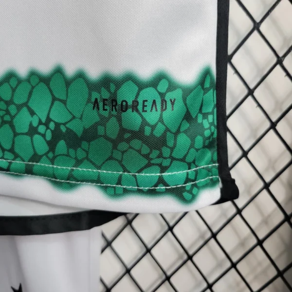 Kit de Uniforme Infantil do Celtic I 2023-2024