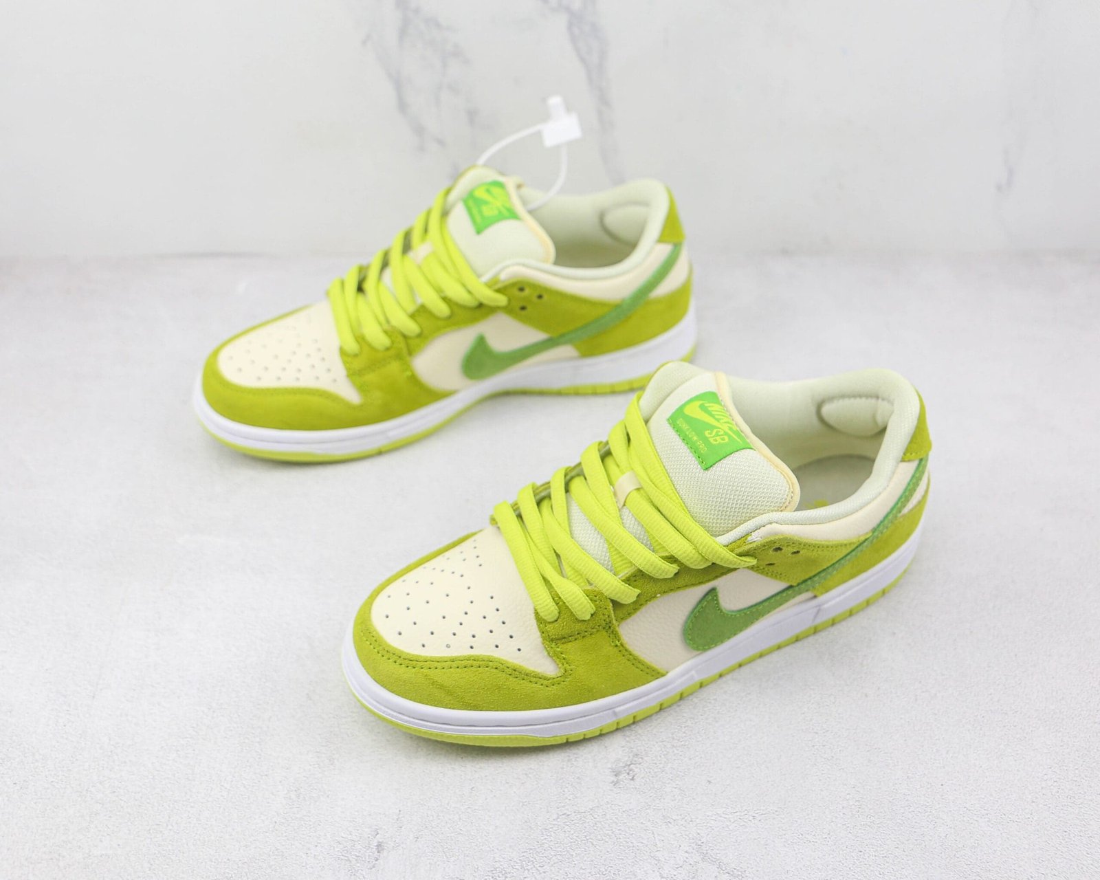 Nike SB Dunk Low Pro Sour Apple Nike SB Dunk Low Pro Sour Apple