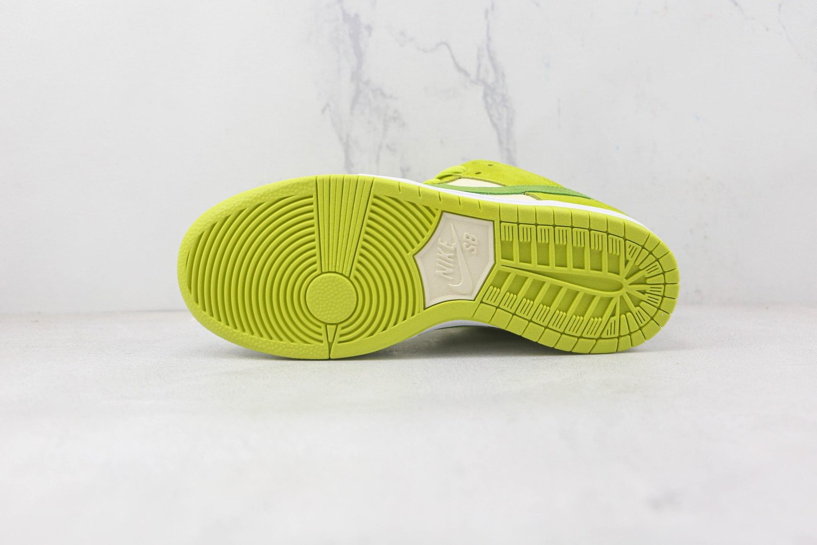 Nike SB Dunk Low Pro Sour Apple Nike SB Dunk Low Pro Sour Apple