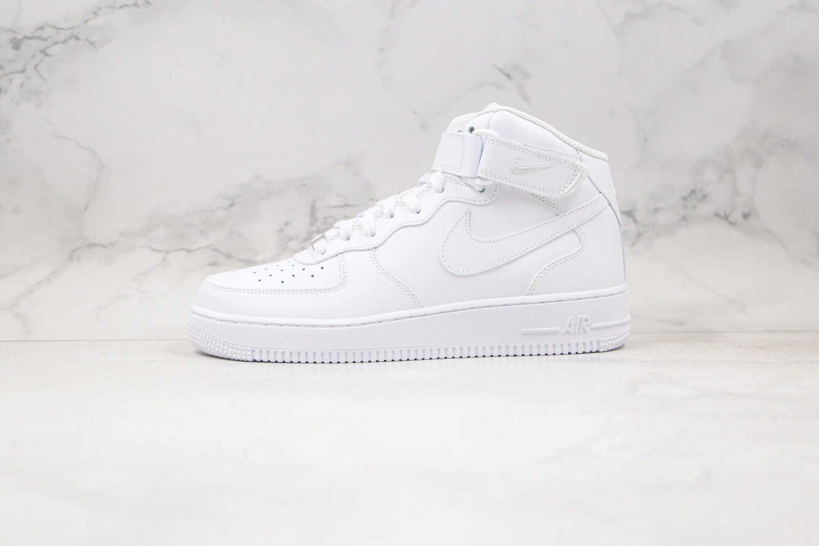 Nike Air Force 1 Mid White ‘07 Nike Air Force 1 Mid White ‘07