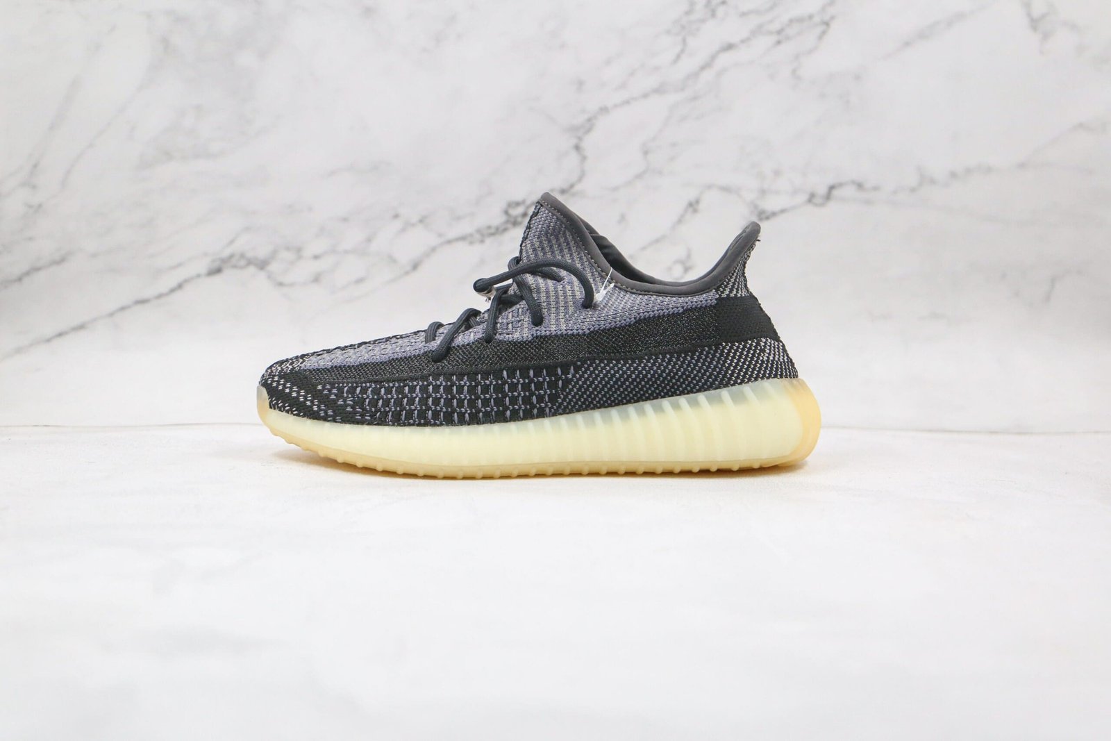 Adidas Yeezy Boost 350 V2 Carbon Adidas Yeezy Boost 350 V2 Carbon