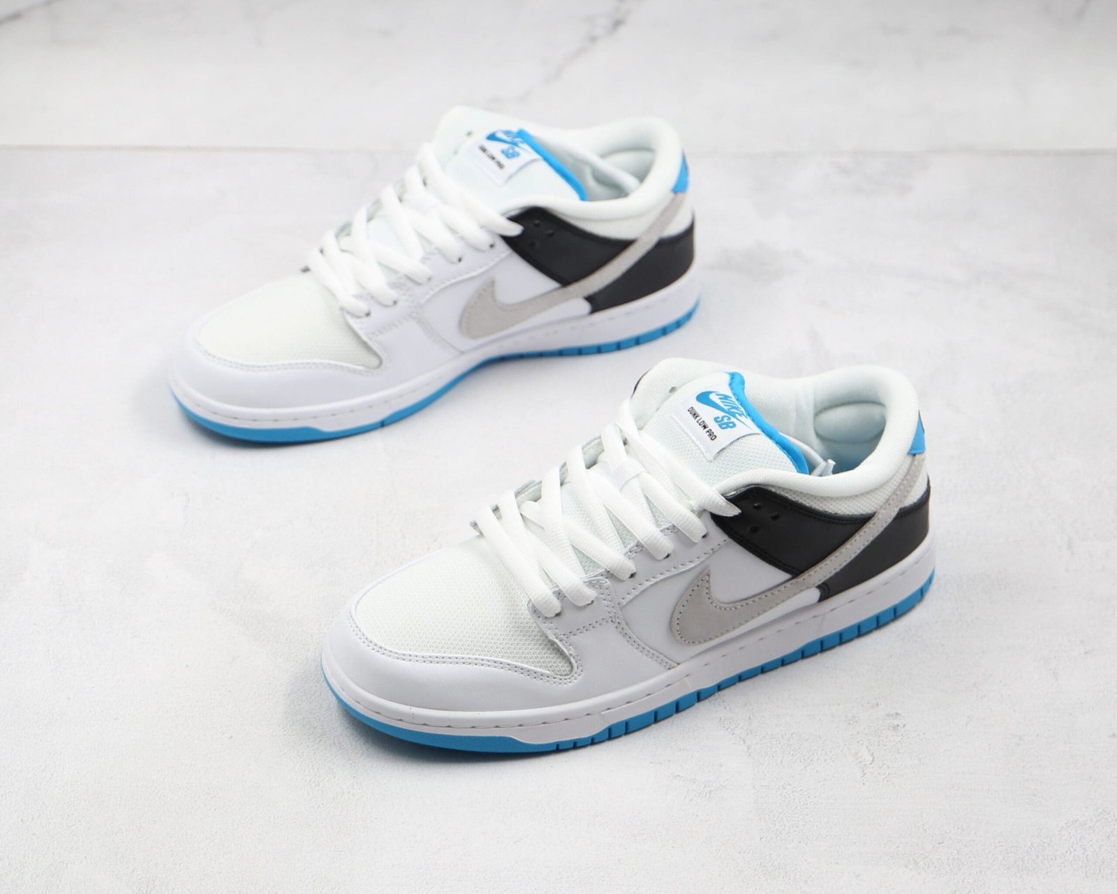 Nike SB Dunk Low Laser Blue Nike SB Dunk Low Laser Blue