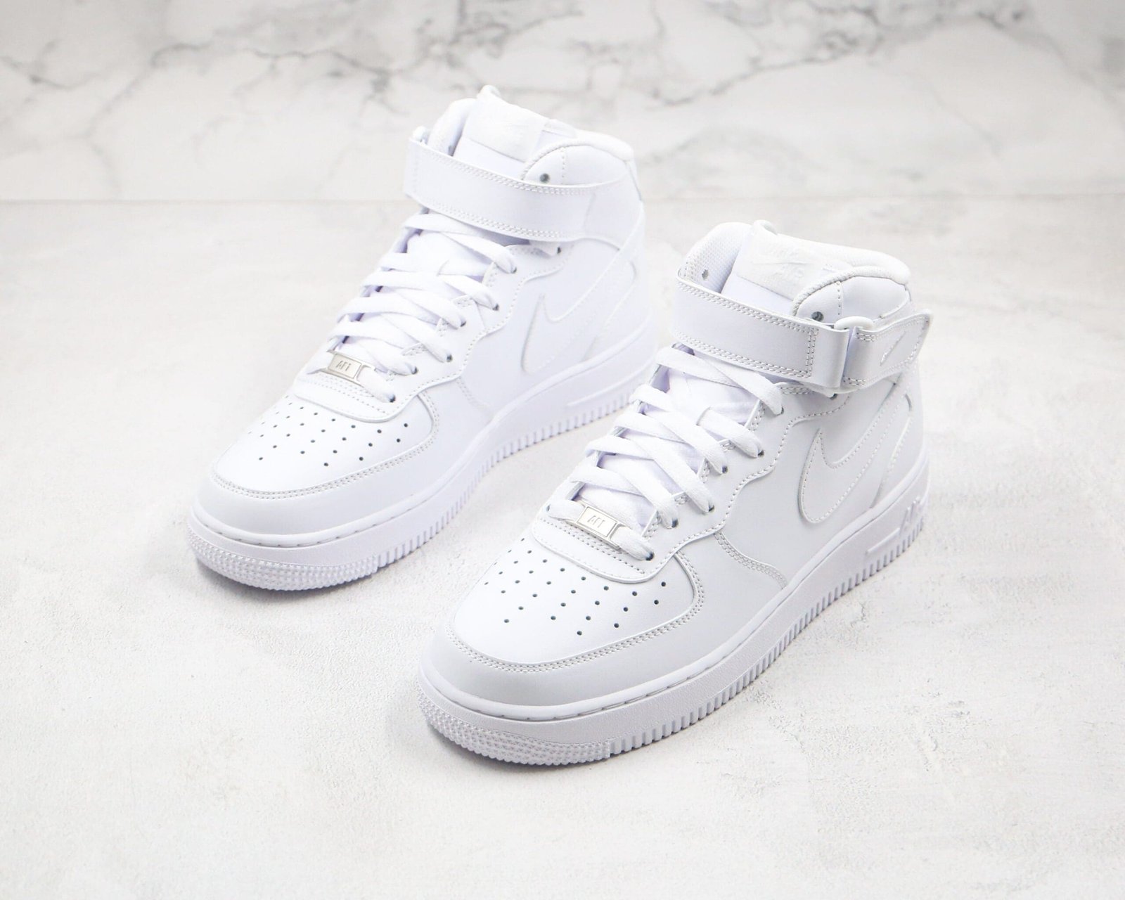 Nike Air Force 1 Mid White ‘07 Nike Air Force 1 Mid White ‘07