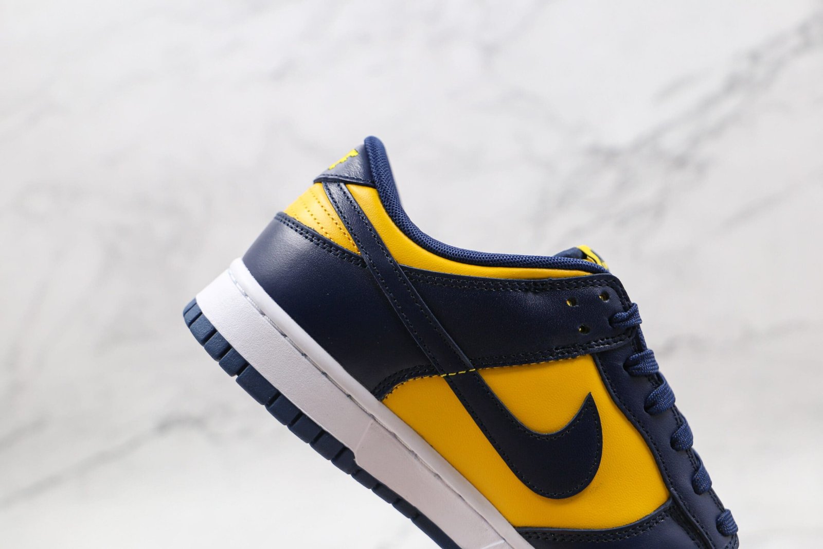 Nike Dunk Low Michigan Nike Dunk Low Michigan