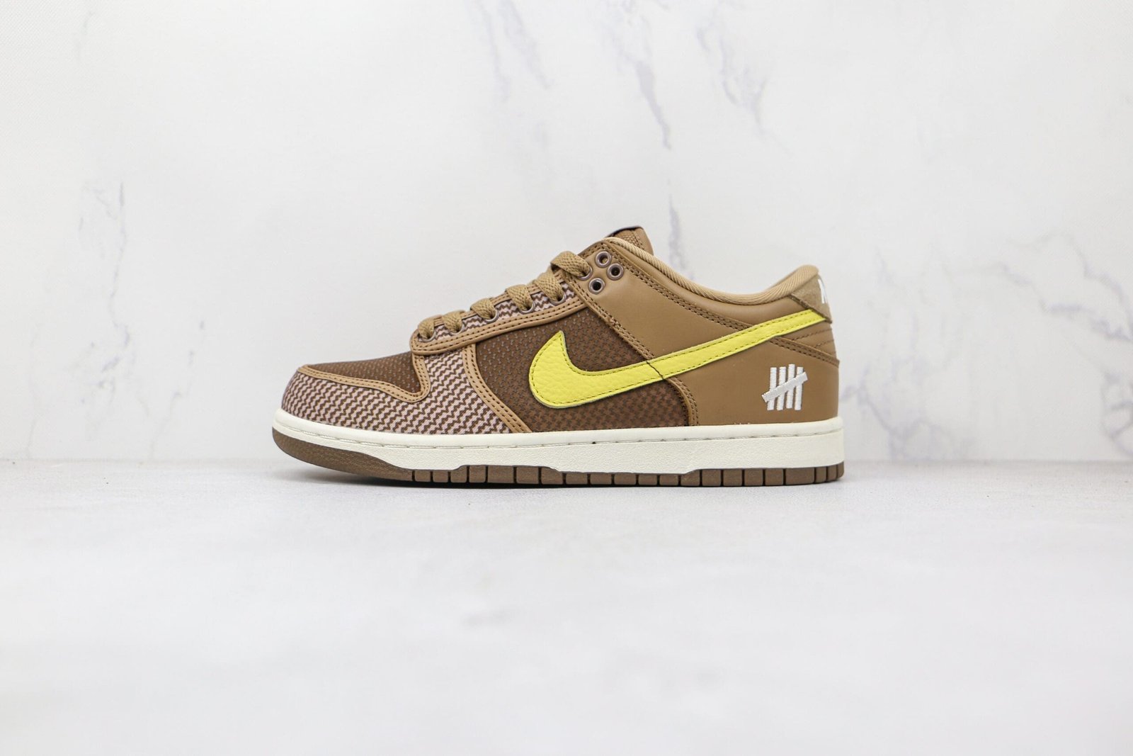 Nike Dunk Low Undefeated Canteen Nike Dunk Low Undefeated Canteen