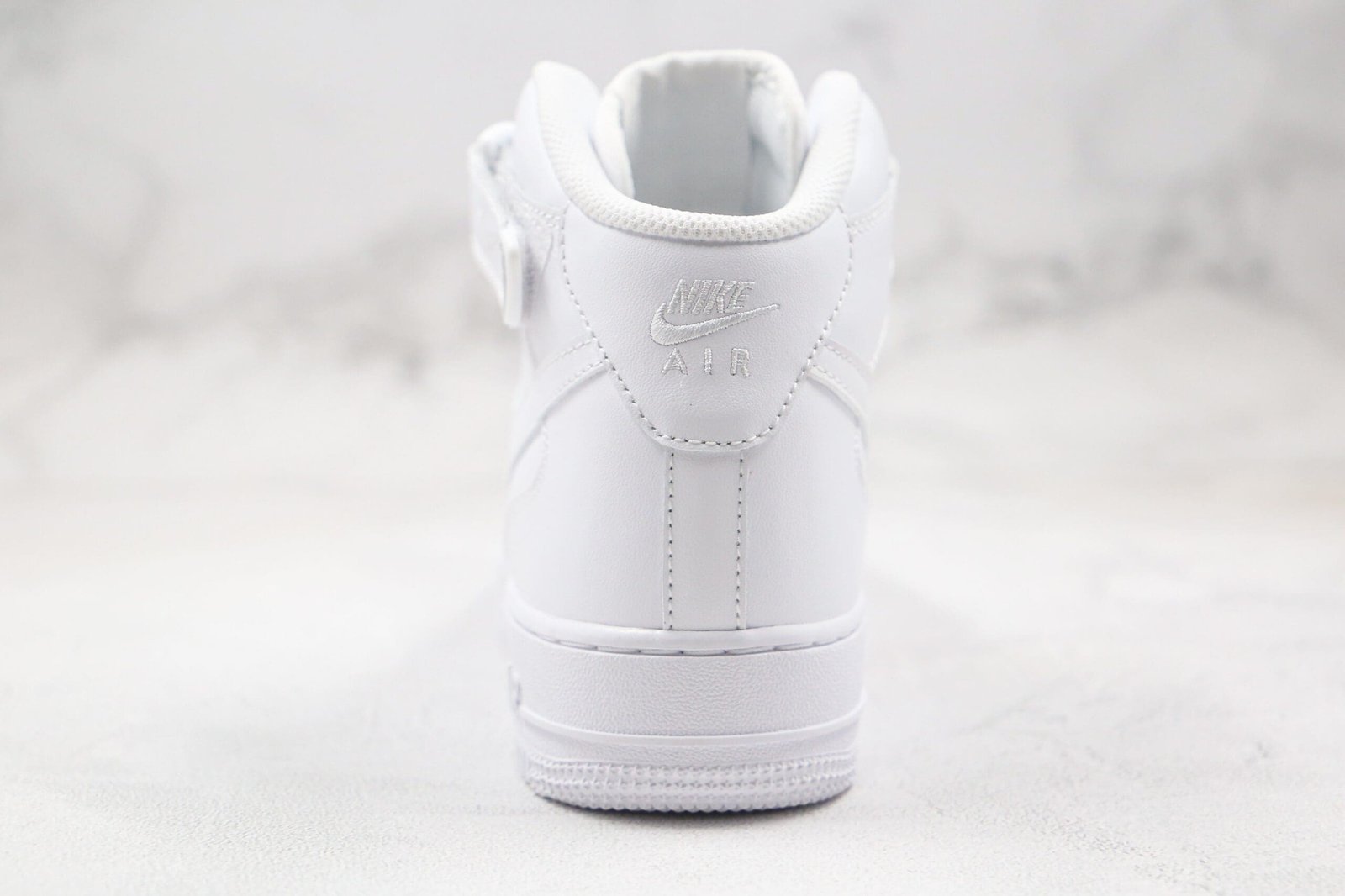 Nike Air Force 1 Mid White ‘07 Nike Air Force 1 Mid White ‘07