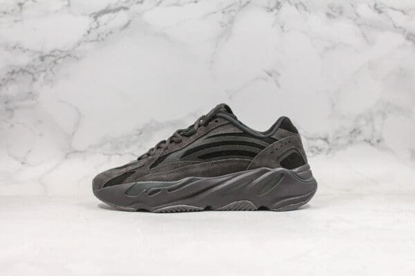 Adidas Yeezy Boost 700 Vanta