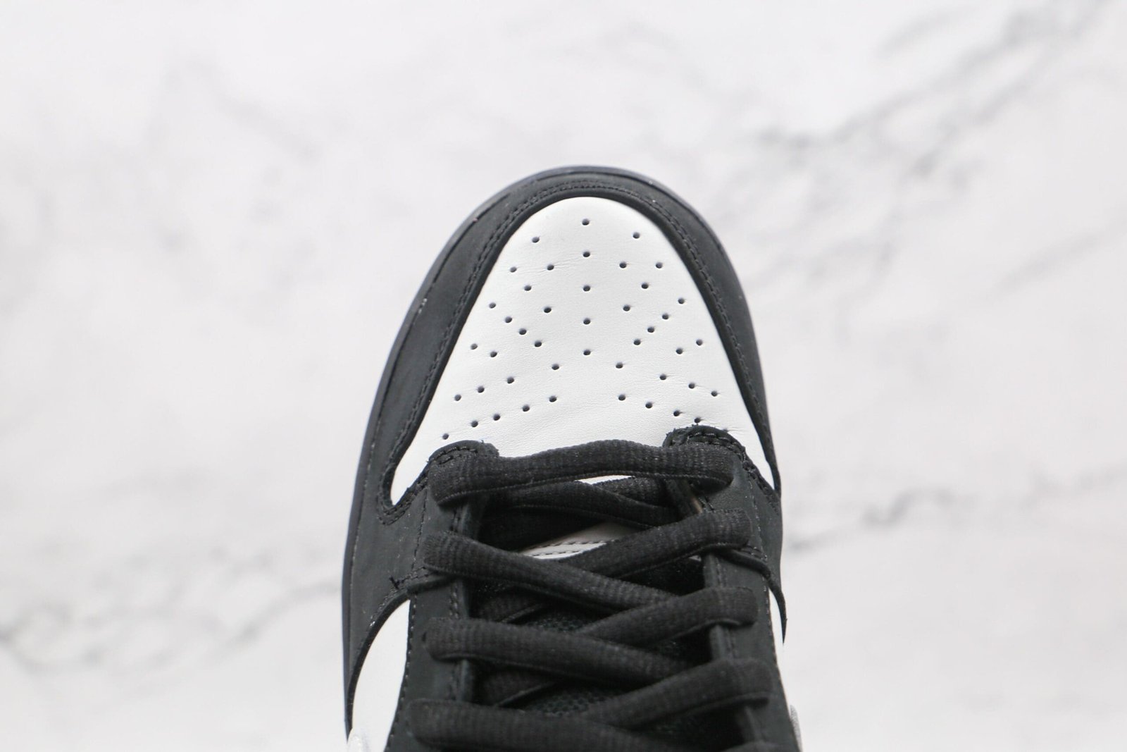 Nike SB Dunk Low Staple Panda Pigeon Nike SB Dunk Low Staple Panda Pigeon