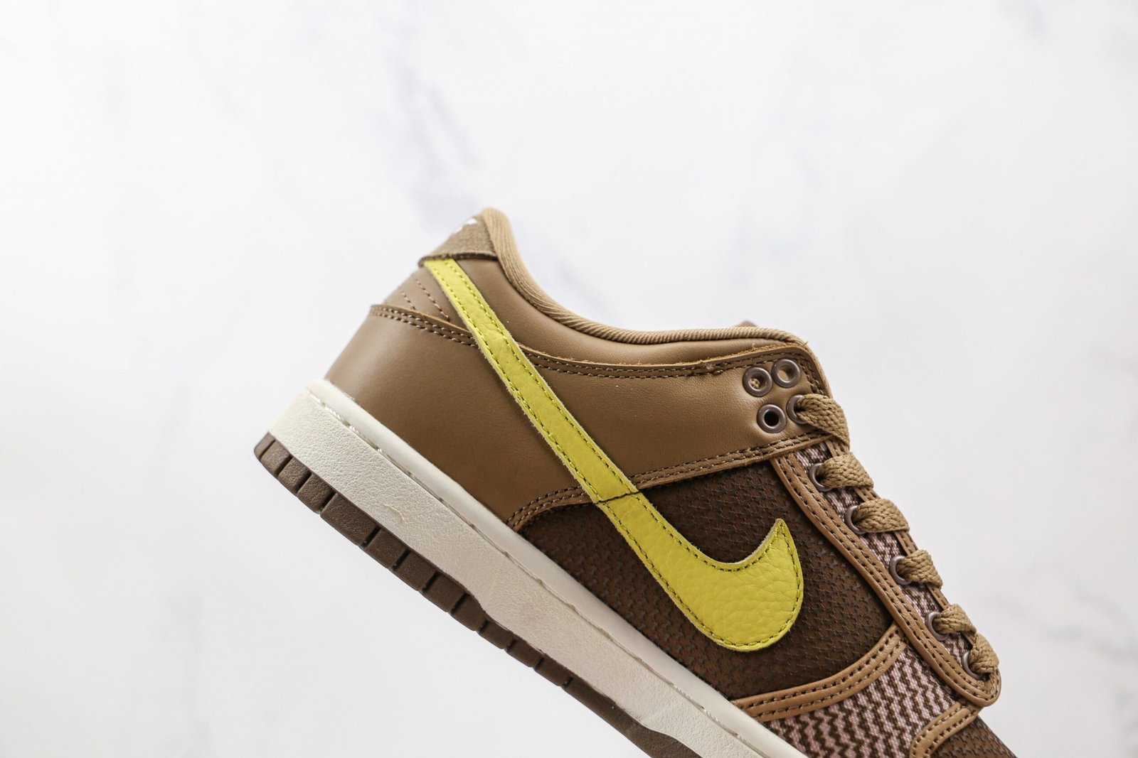 Nike Dunk Low Undefeated Canteen Nike Dunk Low Undefeated Canteen