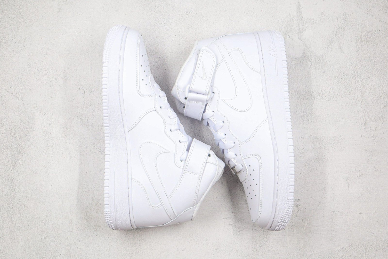 Nike Air Force 1 Mid White ‘07 Nike Air Force 1 Mid White ‘07