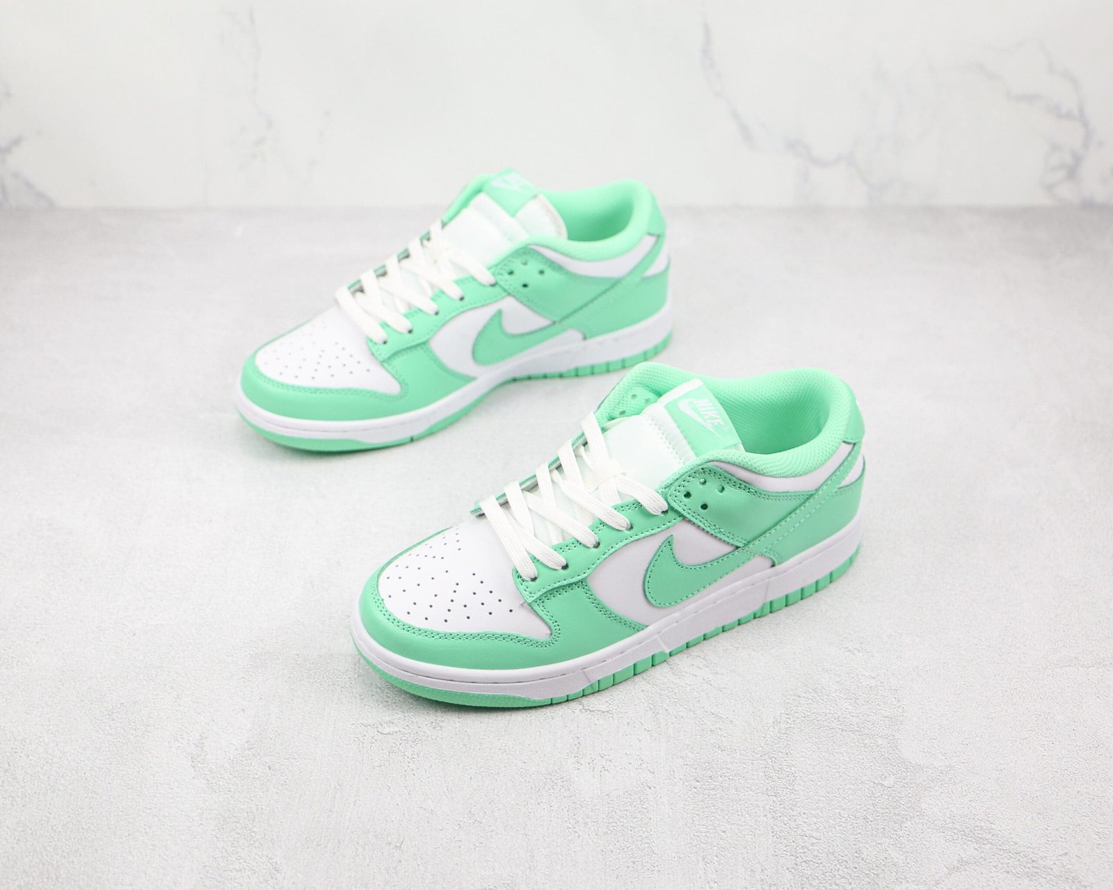Nike Dunk Low Green Glow Nike Dunk Low Green Glow