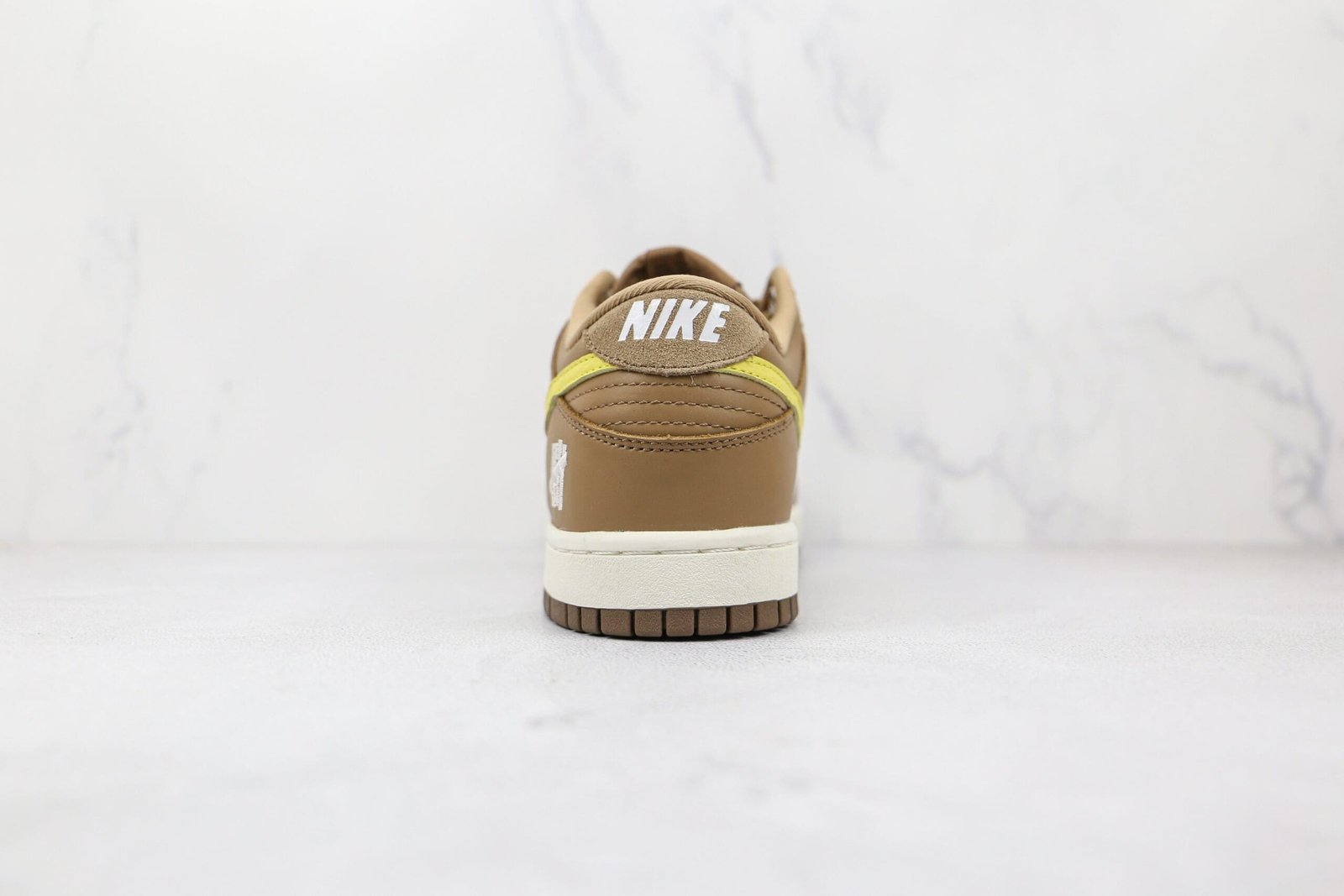 Nike Dunk Low Undefeated Canteen Nike Dunk Low Undefeated Canteen