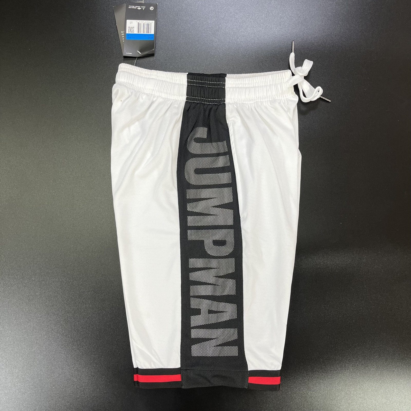 Bermudas do Jordan Branca e Preta Bermudas do Jordan Branca e Preta