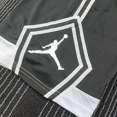 Bermudas Jordan Branca e Preta Masculina Dri-Fit Bermudas Jordan Branca e Preta Masculina Dri-Fit Bermudas Jordan Branca e Preta Masculina Dri-Fit