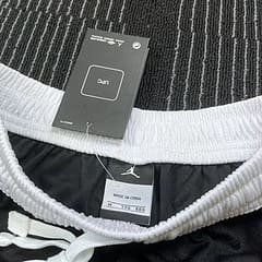 Bermudas Jordan Branca e Preta Masculina Dri-Fit Bermudas Jordan Branca e Preta Masculina Dri-Fit Bermudas Jordan Branca e Preta Masculina Dri-Fit
