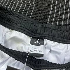 Bermudas Jordan Branca e Preta Masculina Dri-Fit Bermudas Jordan Branca e Preta Masculina Dri-Fit Bermudas Jordan Branca e Preta Masculina Dri-Fit