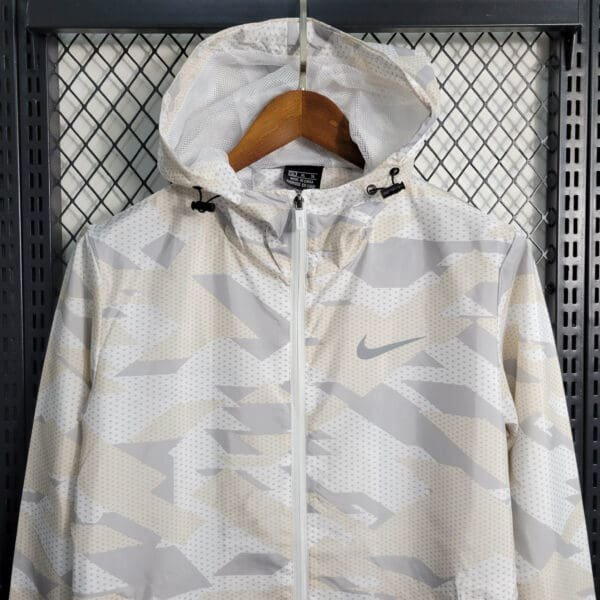 Corta-Vento da Nike Sportswear Camuflado