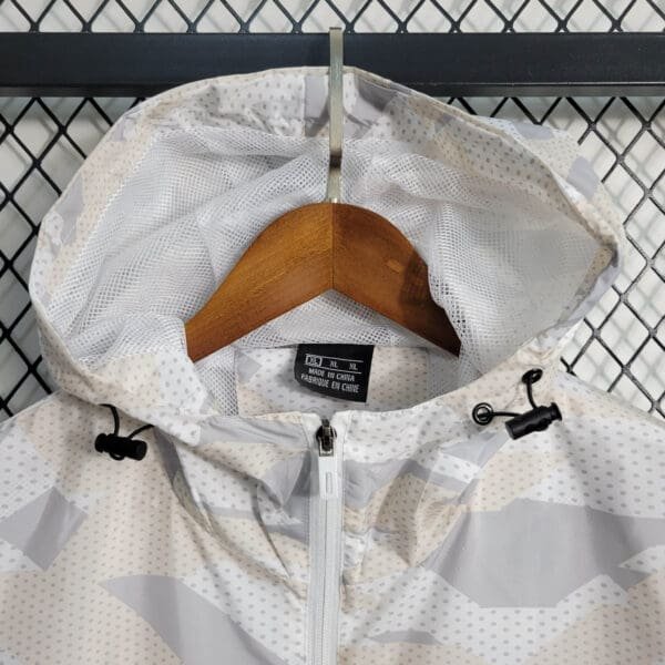 Corta-Vento da Nike Sportswear Camuflado