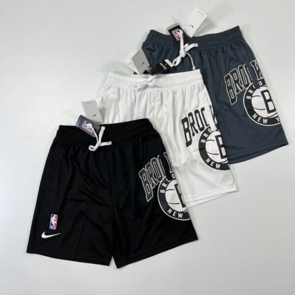 Bermudas do Brooklyn Nets Courtside 75 Fleece