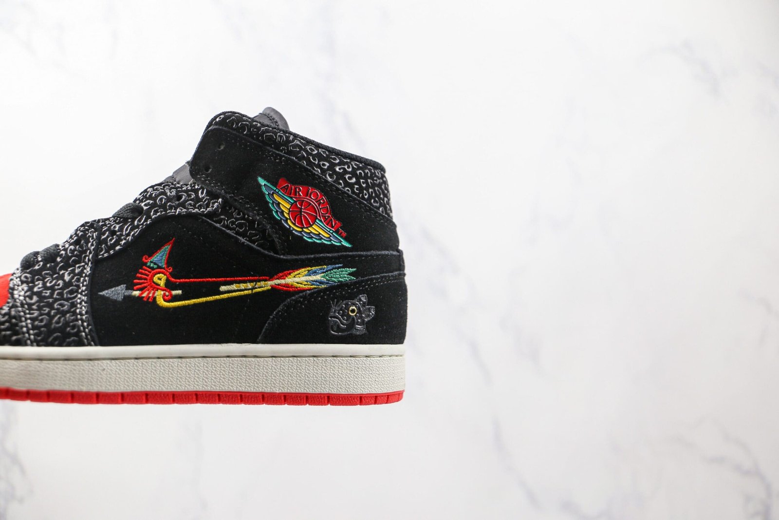 Jordan 1 Mid SE Siempre Familia Jordan 1 Mid SE Siempre Familia