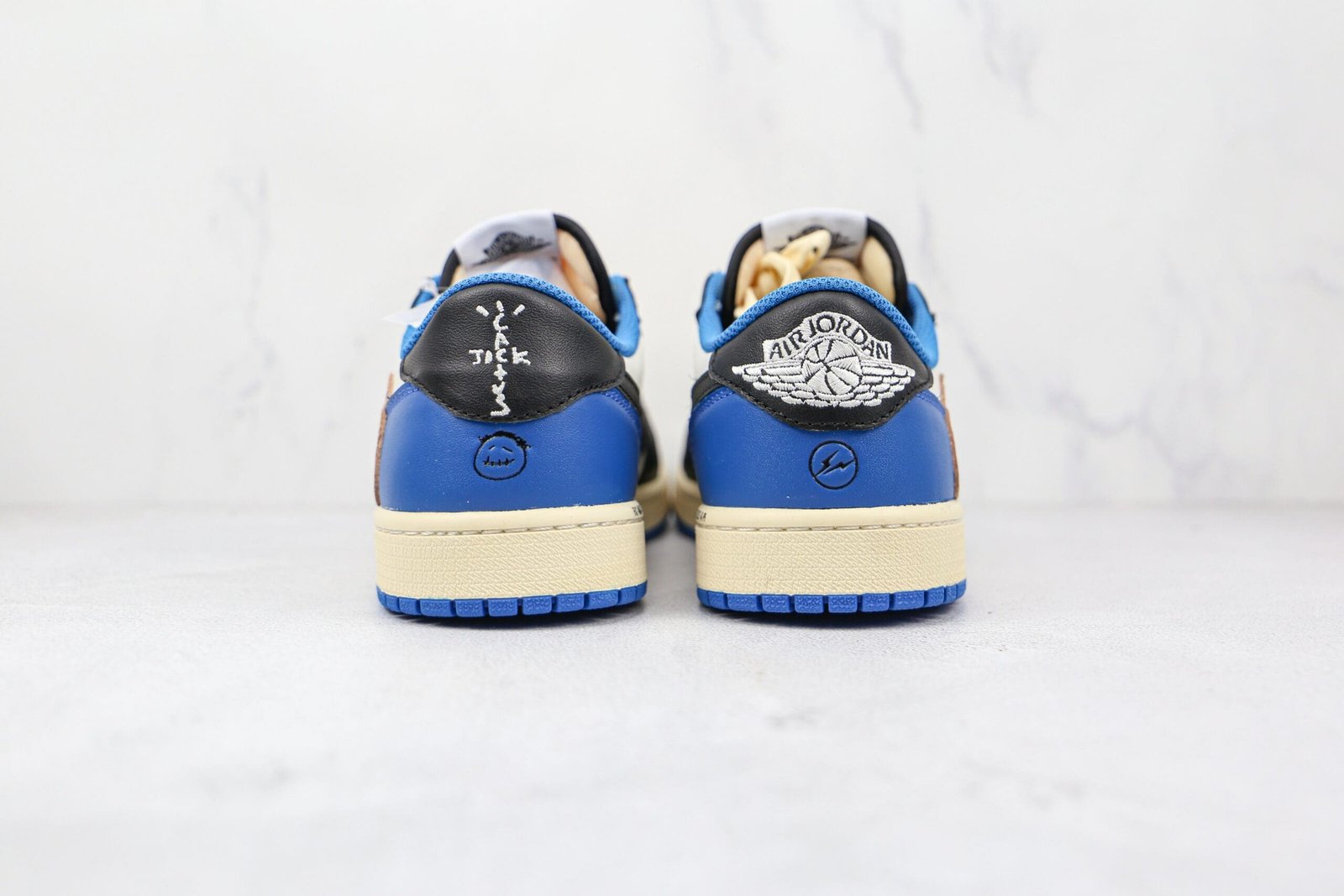Jordan 1 Low Fragment x Travis Scott Jordan 1 Low Fragment x Travis Scott